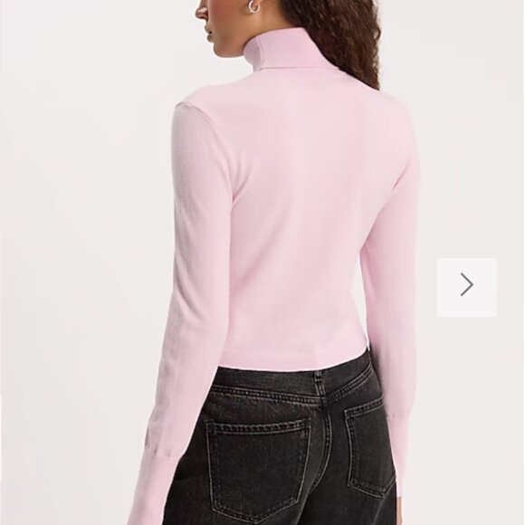 Express NWT Pink Airy Soft Turtleneck Cropped Sweater - Size M - Picture 2 of 10